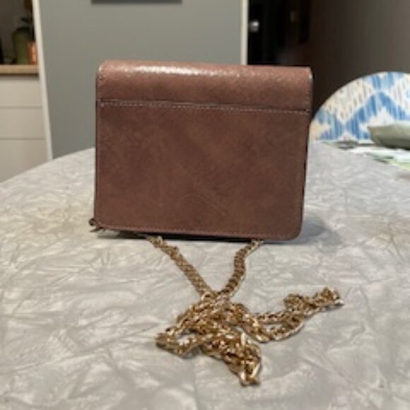 TOPSHOP Small Blush Pink Crossover Vegan Leather with Gold Chain Strap - Picture 3 of 6